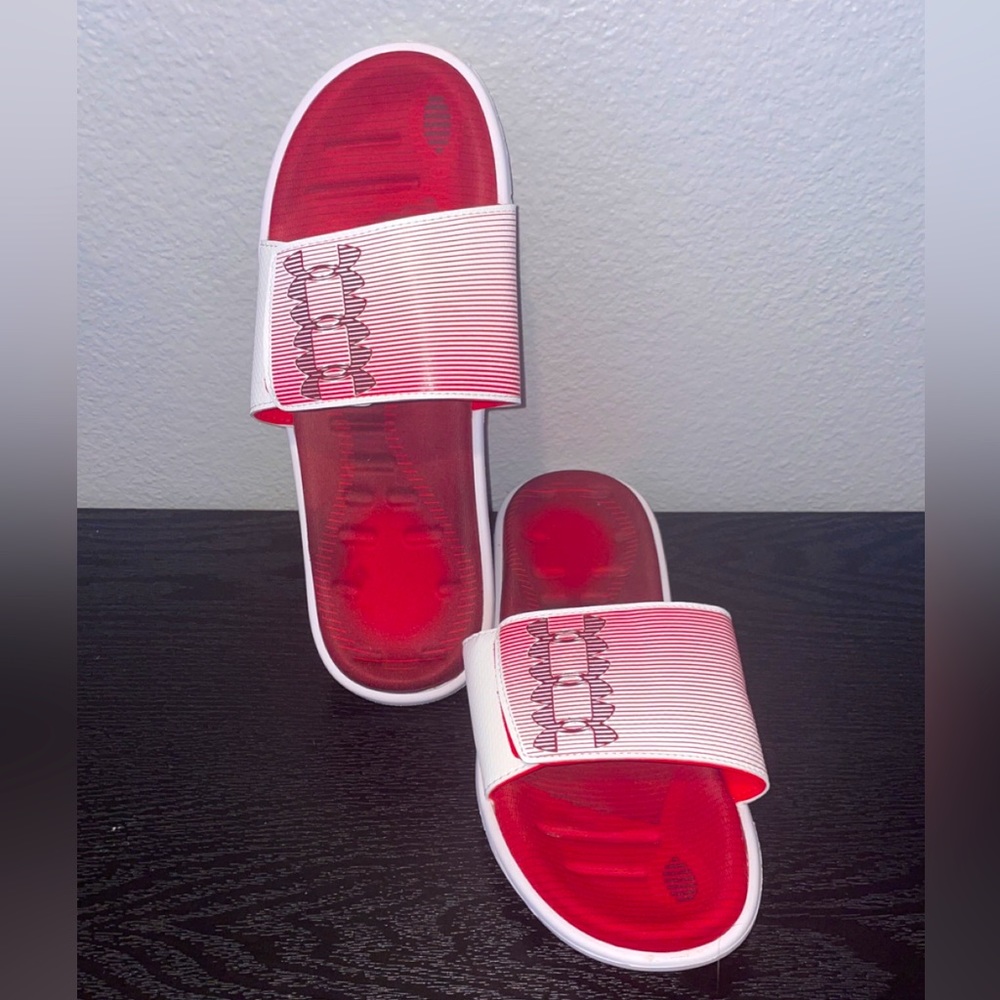 EUC! Under Armour red and white slides size large (10-11.5)